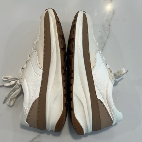 CUSHIONAIRE Women's Score lace up Sneaker +Comfort Foam - Picture 8 of 12